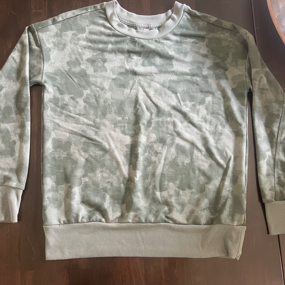Mondetta Camo Sweater/Sweatshirt